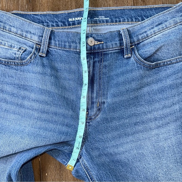Old Navy Mid Rise Boyfriend Jean 6 Light Blue Straight Leg - Picture 5 of 10